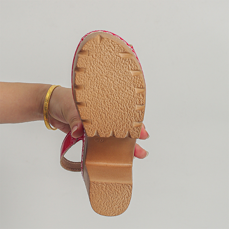 💎 50% SLEVA NA ELEGANTNÍ SANDÁLY S OTEVŘENOU ŠPIČKOU! 💎 Robustní podpatek 9,5 cm, bezpečná přezka a robustní rukojeť pro celodenní styl✨